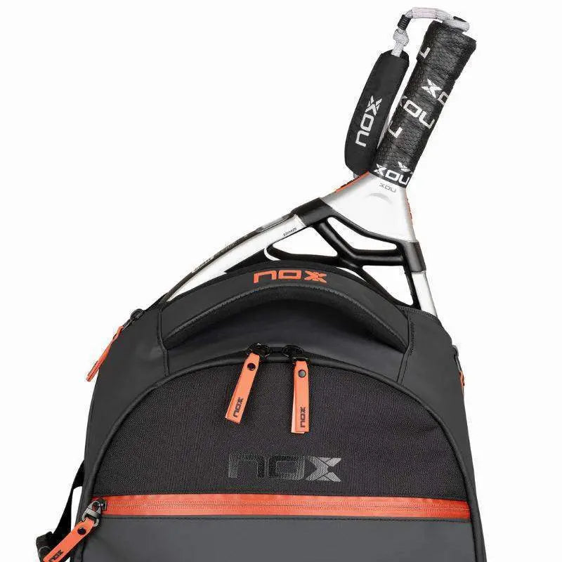 Mochila Nox AT10 Luxury Open Series Negro Rojo Pádel Elite