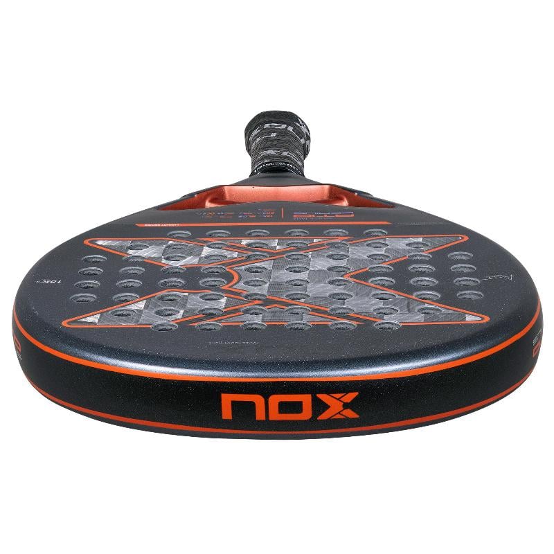 Pala Nox Agustin Tapia AT10 Genius 18K Alum 2025 Pádel Élite